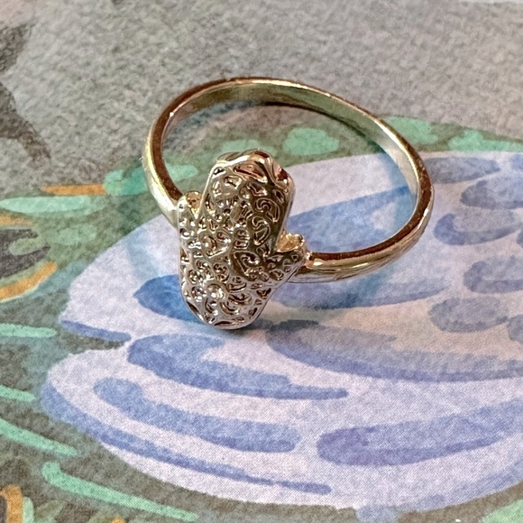 Detailed Hand Ring sz 10 3/4 Park Lane Jewelry Gold Tone Retired - Picture 7 of 9